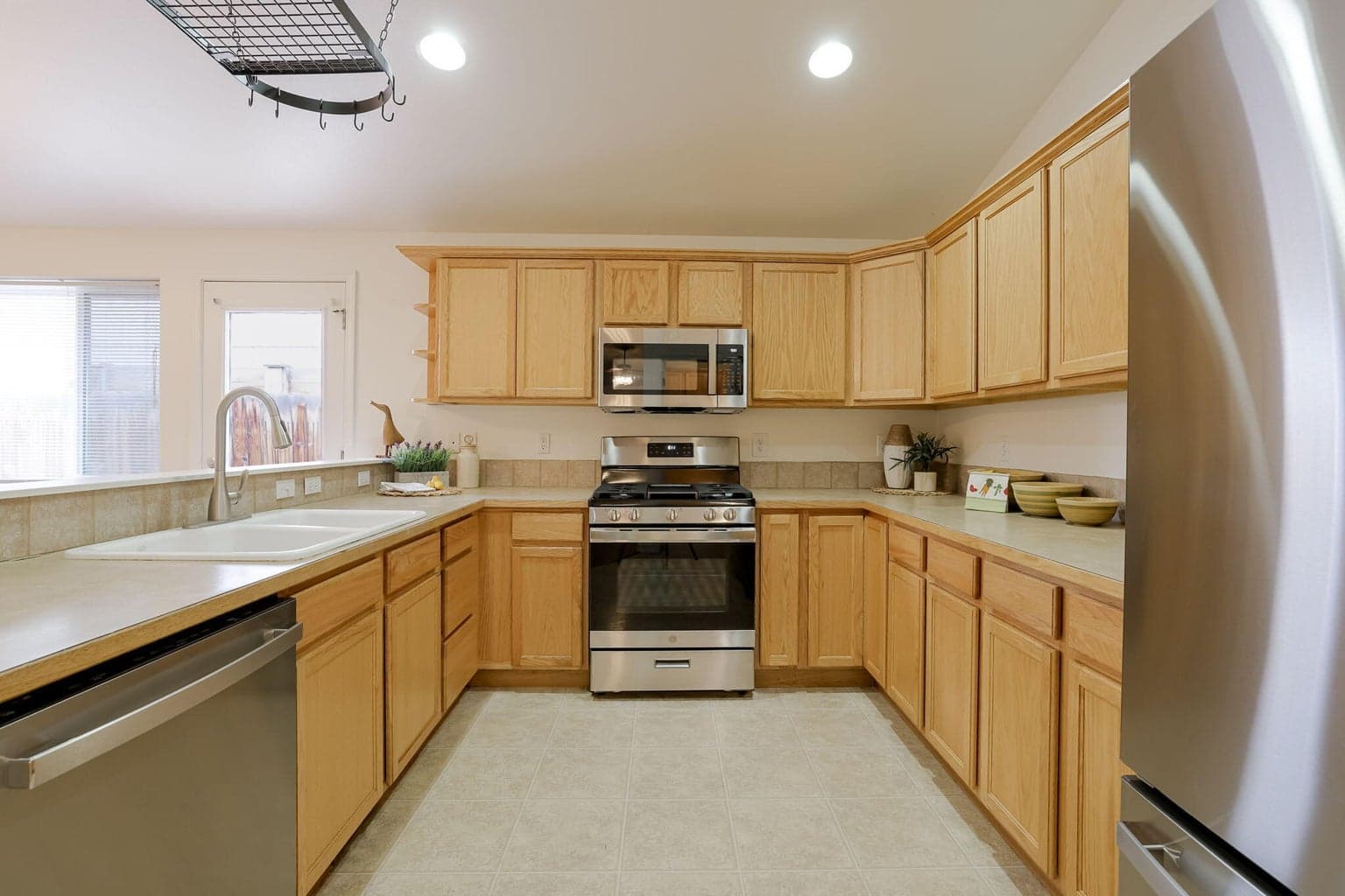 Photo of 1172 NW 22nd Place 10 of 30