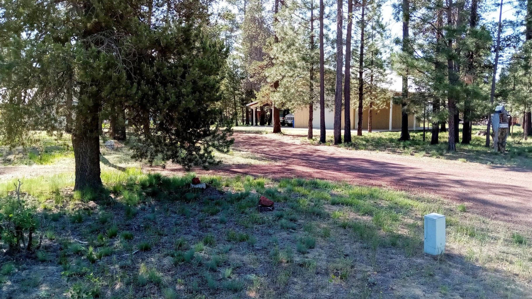 View of Shop/parking from driveway entrance