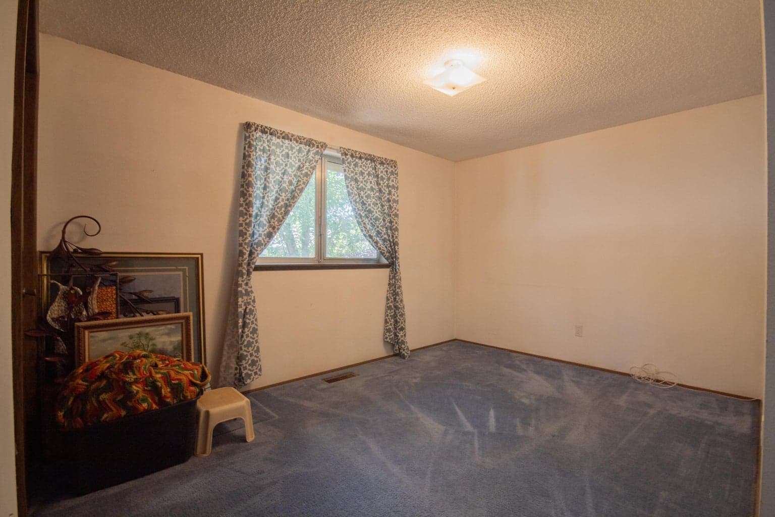Photo of 2720 NE Flower Court 13 of 19