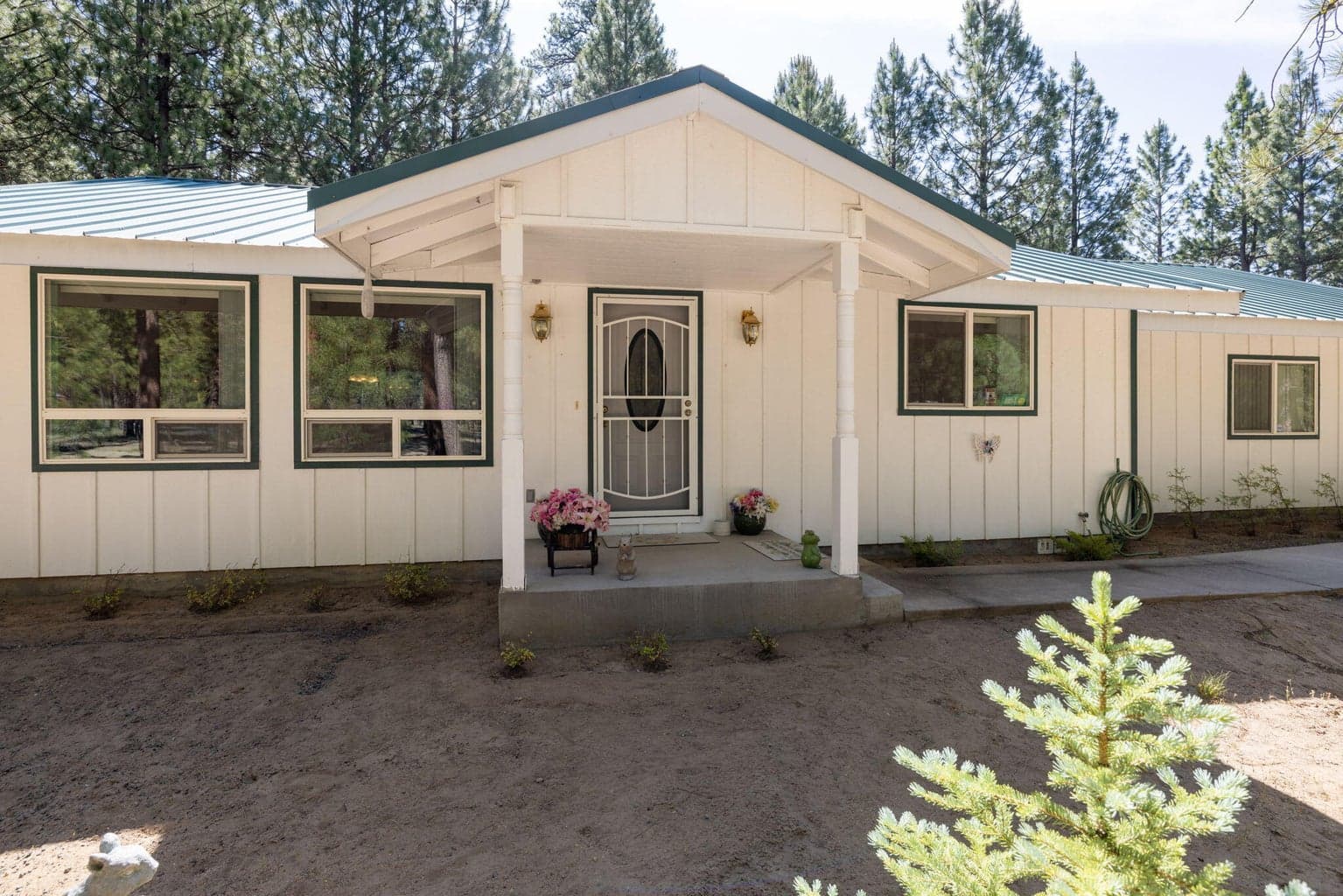 Photo of 52200 Ponderosa Way 1 of 37