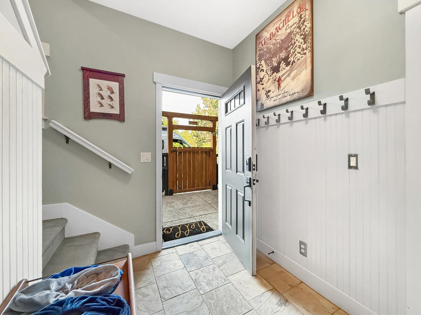 Photo of 255 S Larch Street 7 of 34