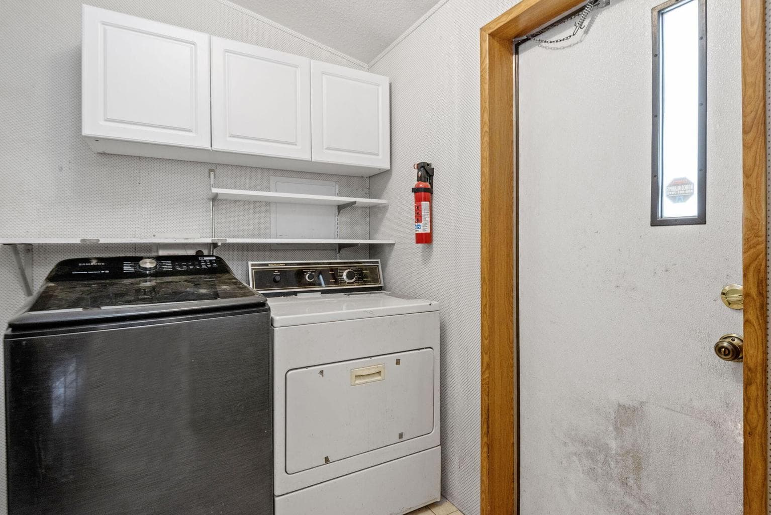 Photo of 16026 Twin Drive 10 of 26