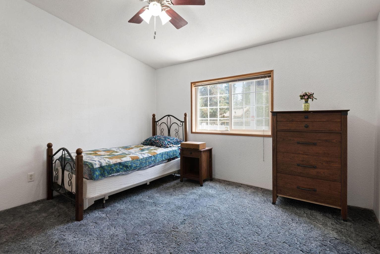 Photo of 16026 Twin Drive 11 of 26