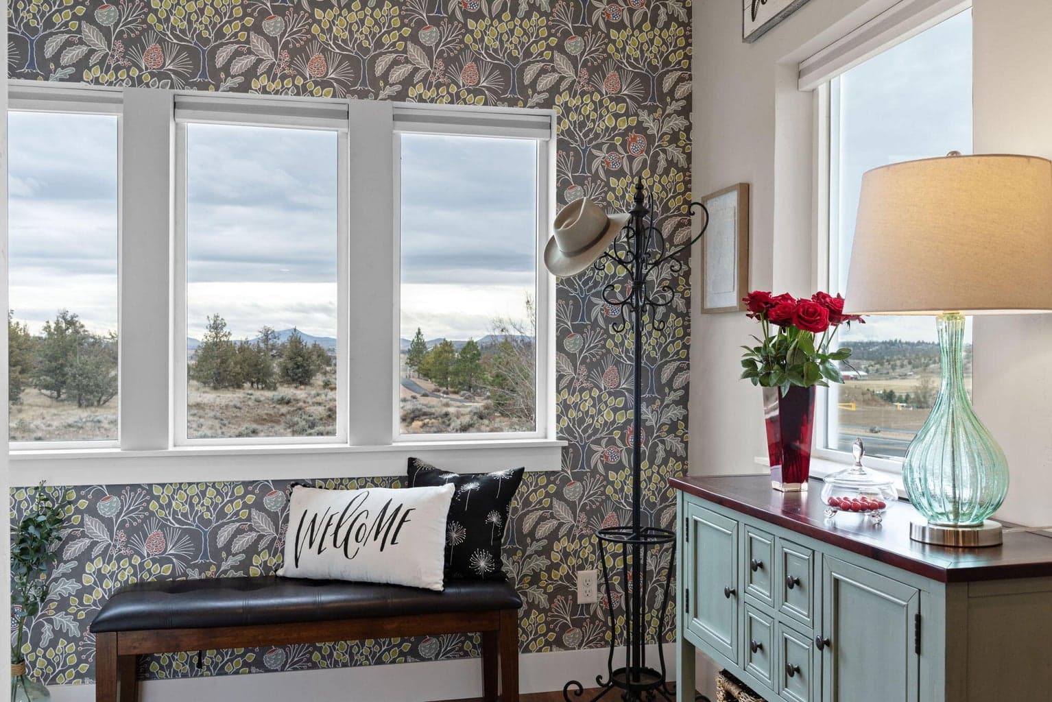 Charming entryway with views of the mountains