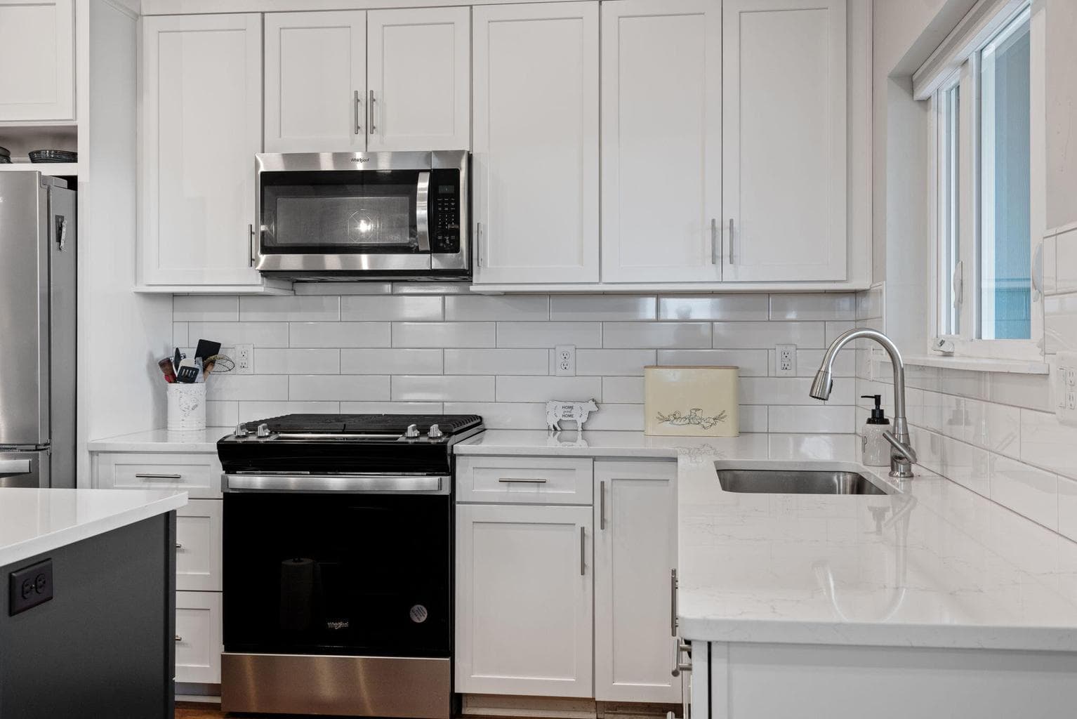 Photo of 1024 SE Bluegrass Lane 14 of 46