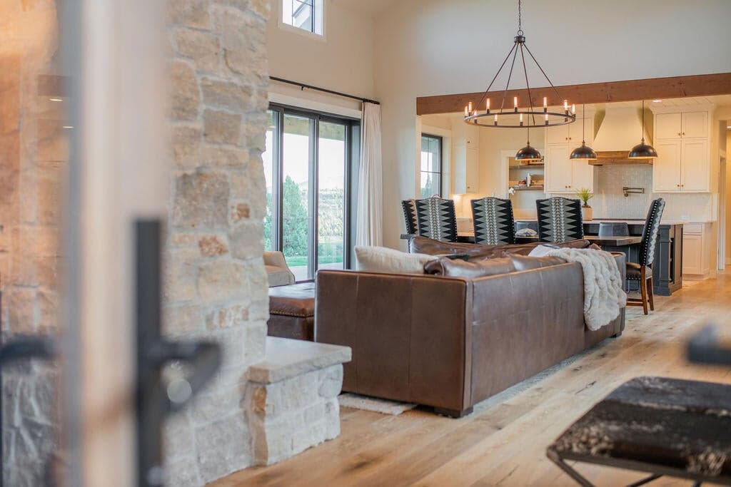 Photo of 9909 NW Coyner Avenue 15 of 60