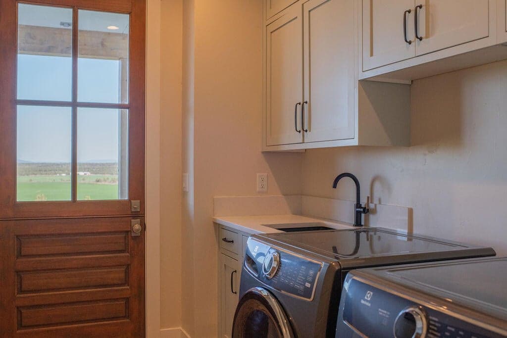 Photo of 9909 NW Coyner Avenue 39 of 60