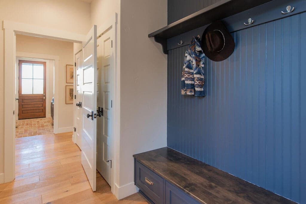 Photo of 9909 NW Coyner Avenue 41 of 60