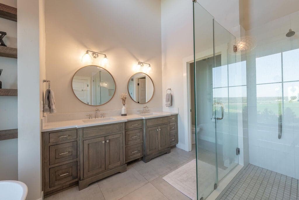 Photo of 9909 NW Coyner Avenue 37 of 60
