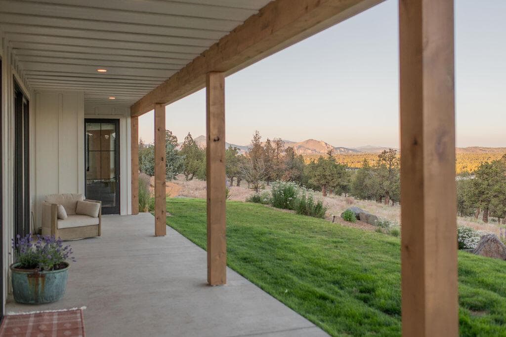 Photo of 9909 NW Coyner Avenue 51 of 60