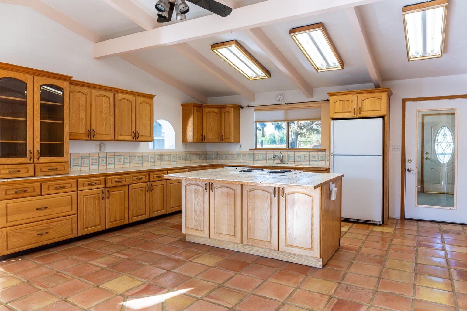 Photo of 20140 Putnam Lane 8 of 32