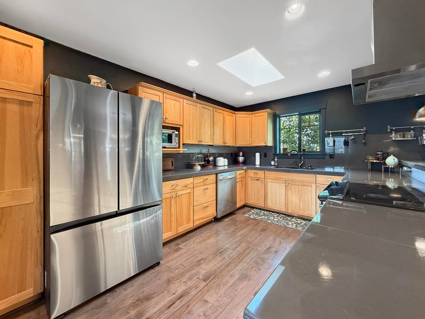 Photo of 255 S Larch Street 12 of 34