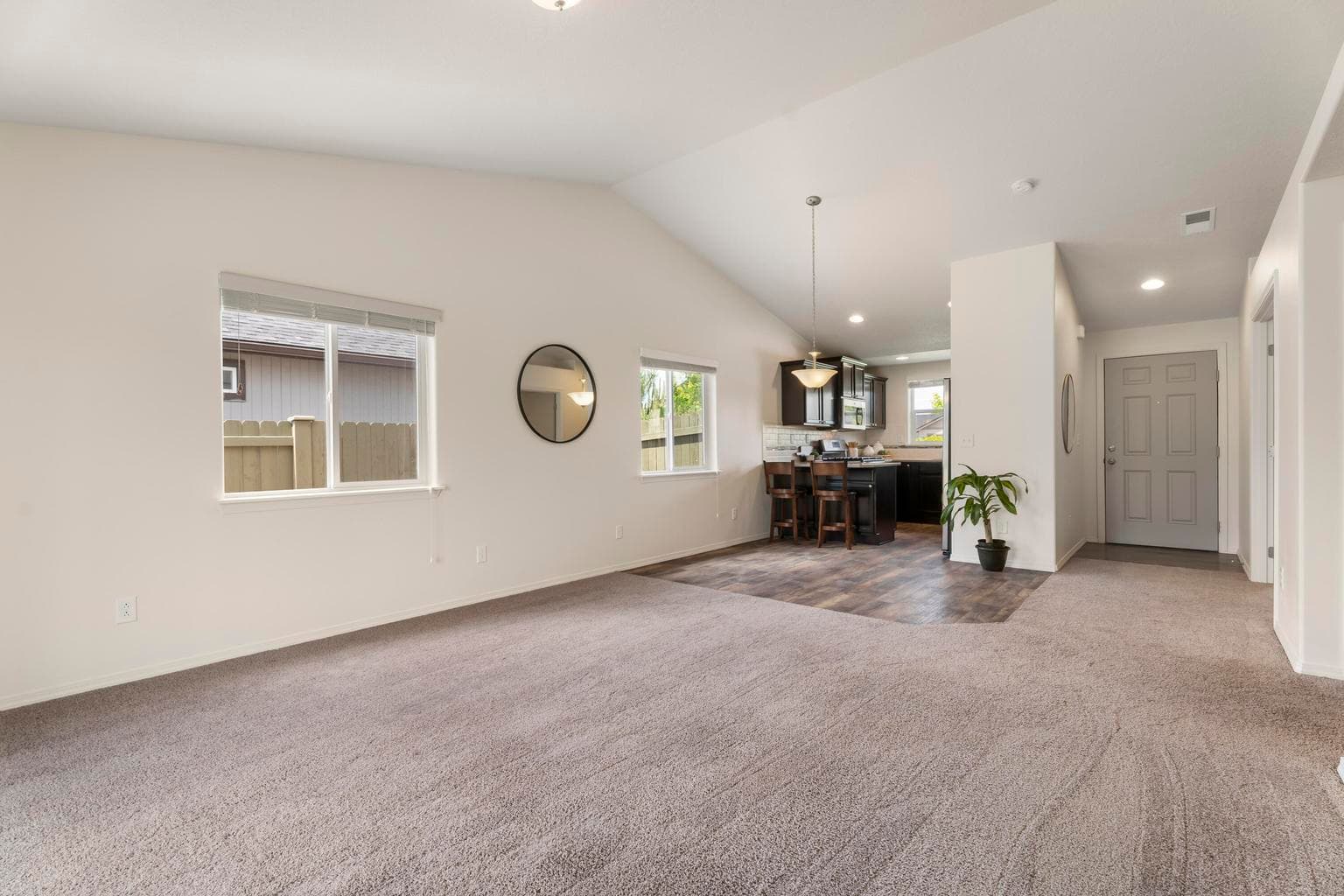 Photo of 480 NE Poplar Avenue 9 of 33