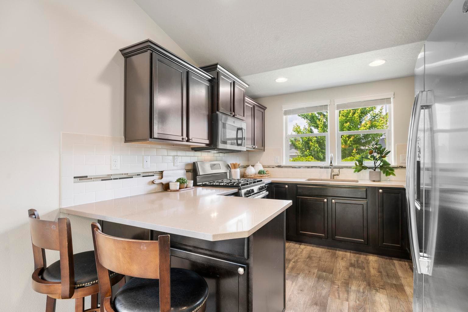 Photo of 480 NE Poplar Avenue 12 of 33