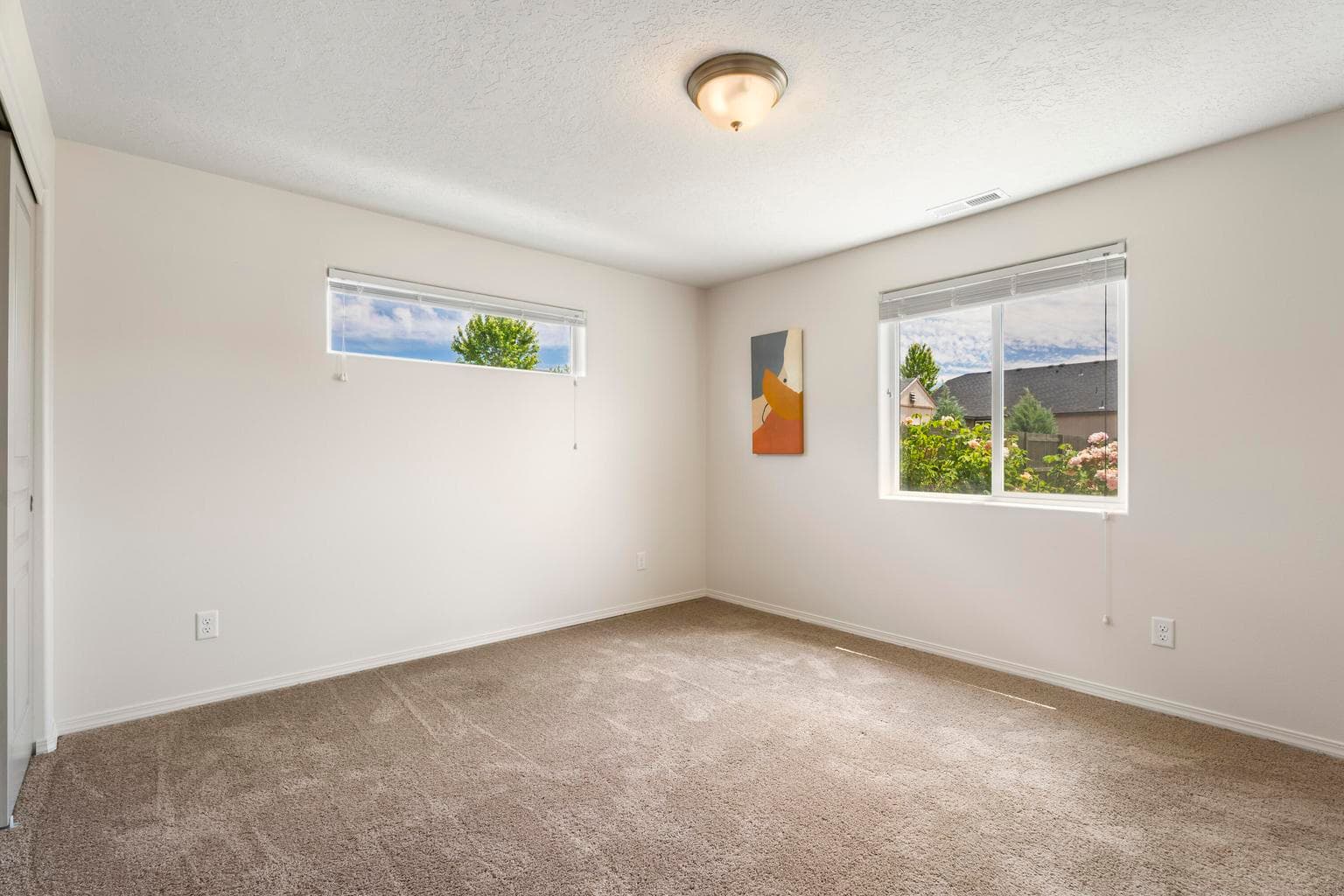 Photo of 480 NE Poplar Avenue 19 of 33