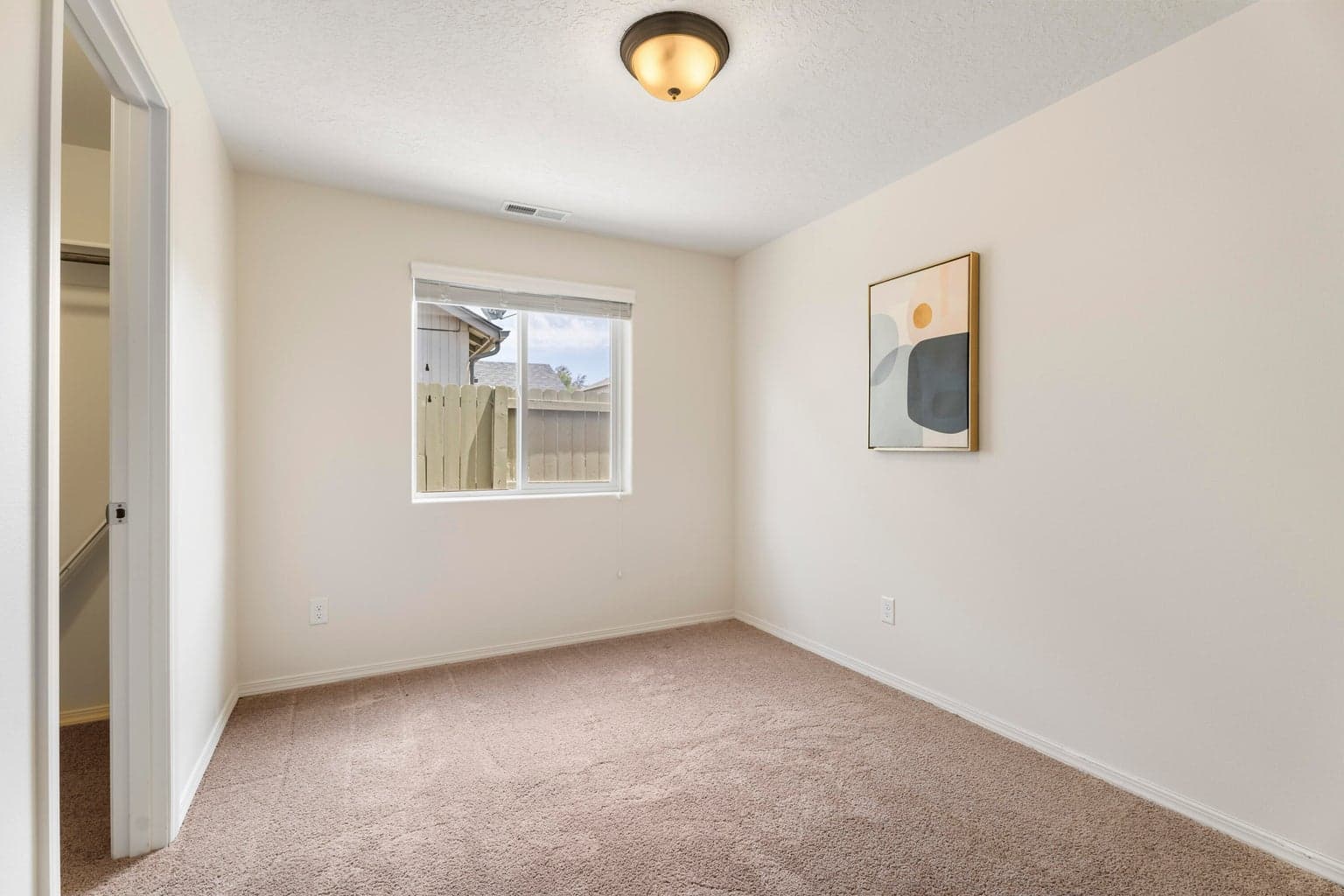 Photo of 480 NE Poplar Avenue 23 of 33