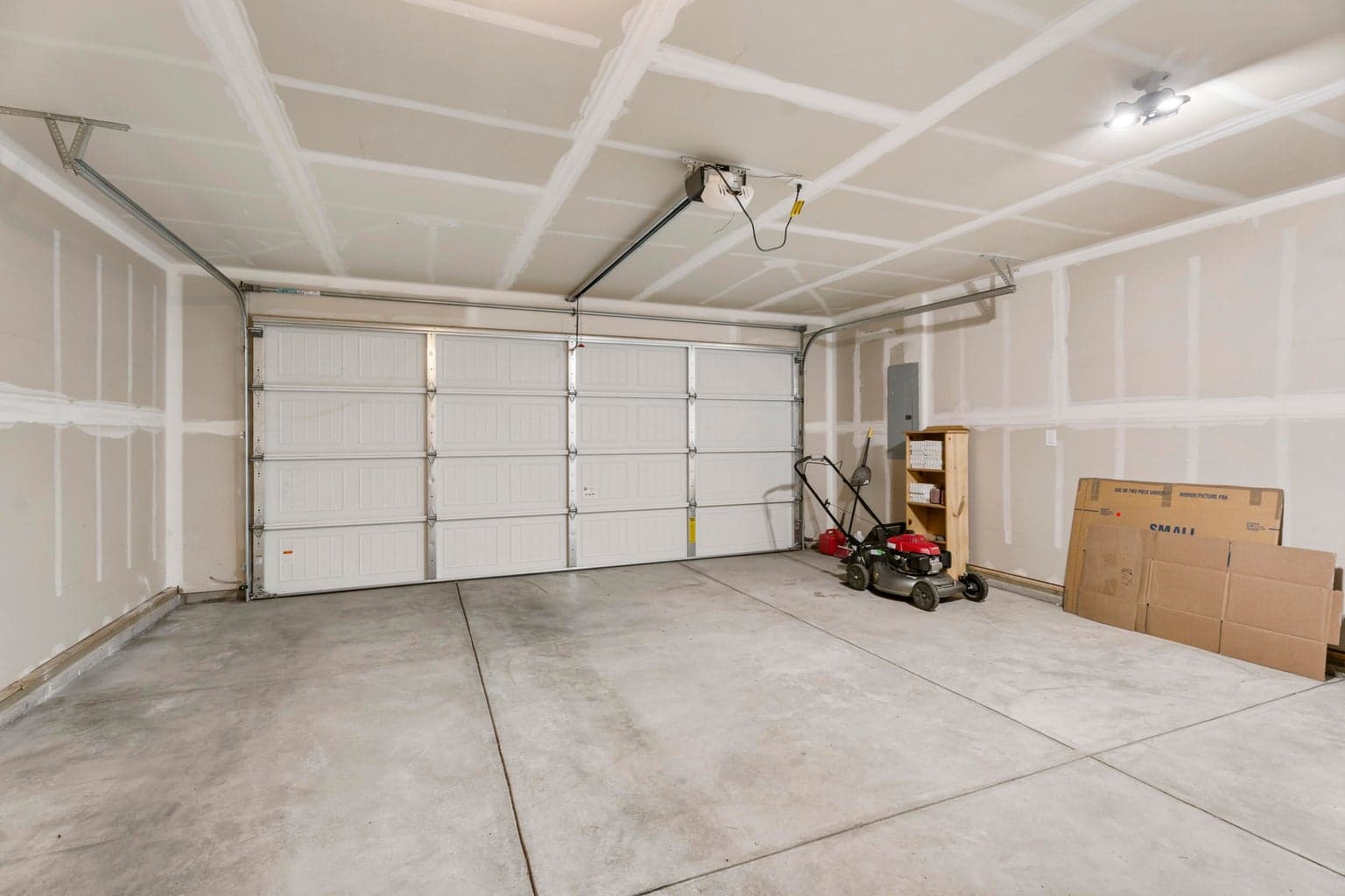 Photo of 480 NE Poplar Avenue 26 of 33
