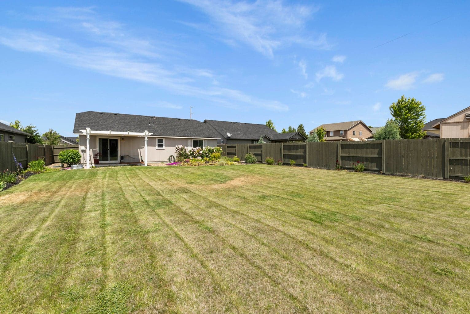 Photo of 480 NE Poplar Avenue 31 of 33