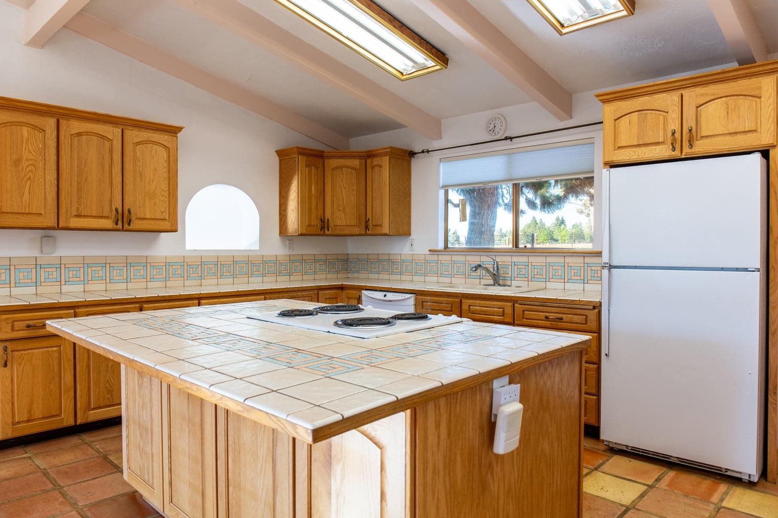 Photo of 20140 Putnam Lane 11 of 32