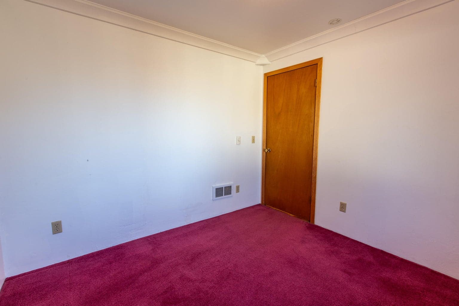 Photo of 20140 Putnam Lane 13 of 32