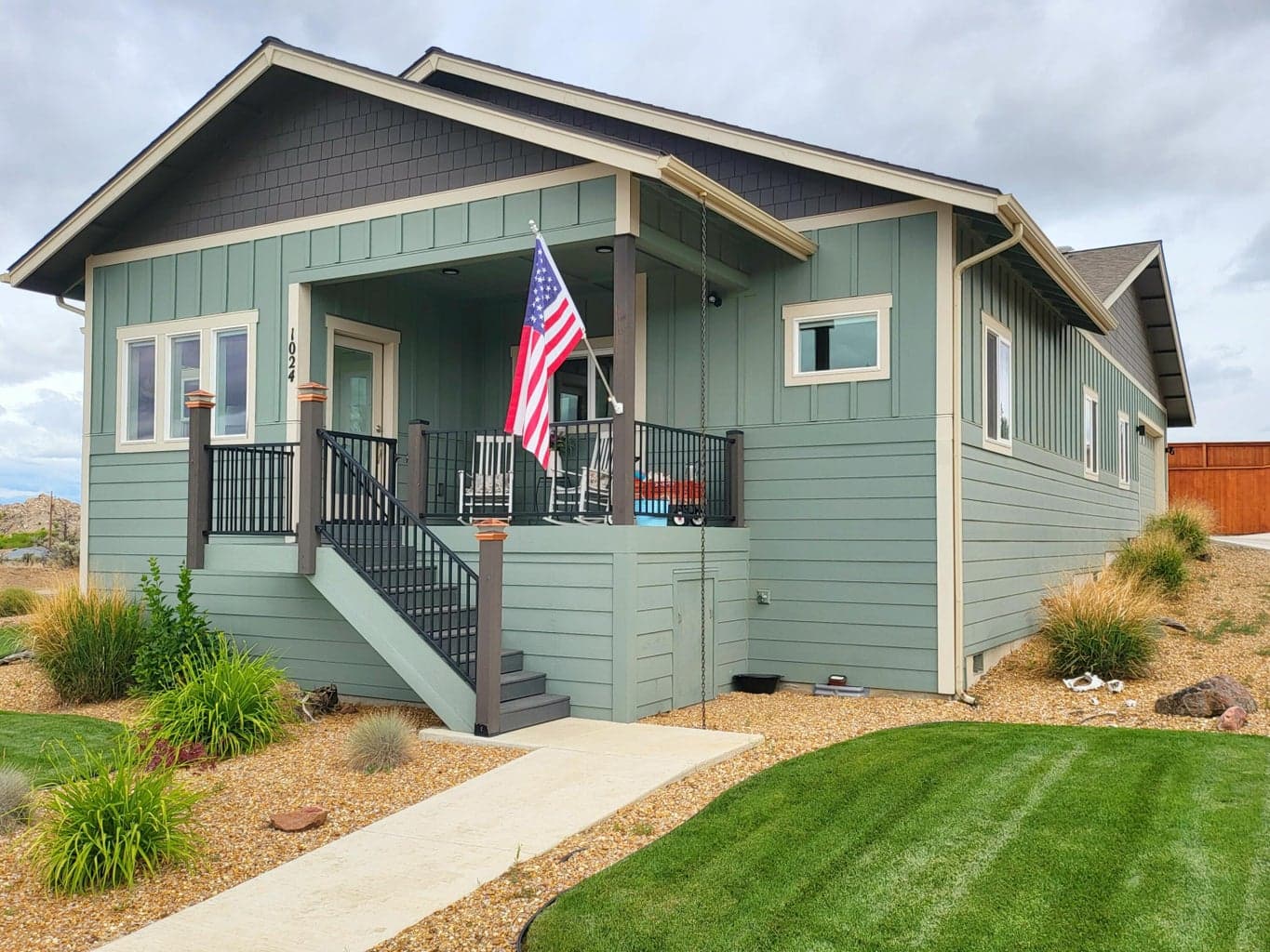 Big corner lot with gorgeous landscaping and Cascade mountain views!!