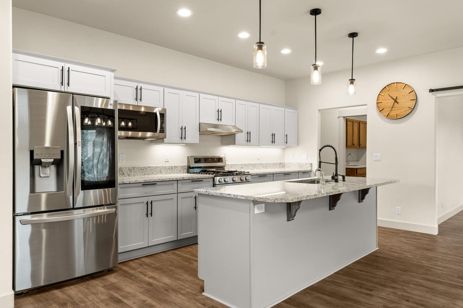 Photo of 63227 Brad Street 11 of 32