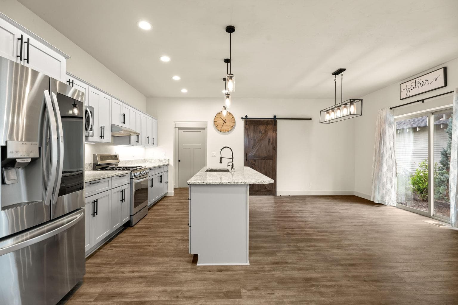 Photo of 63227 Brad Street 12 of 32