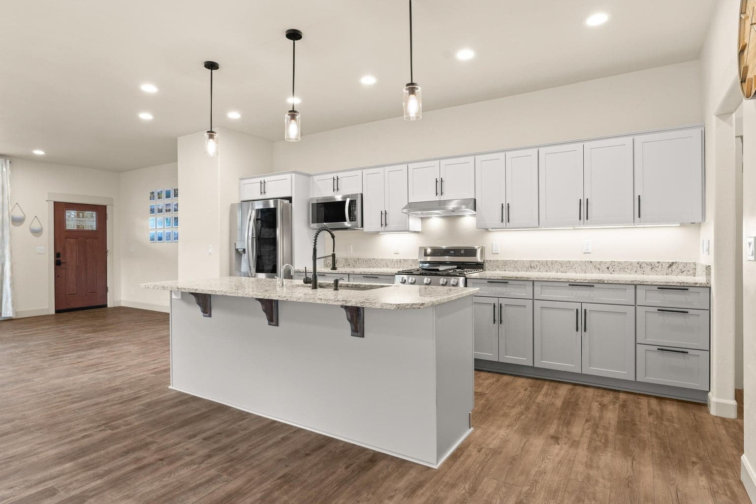 Photo of 63227 Brad Street 14 of 32