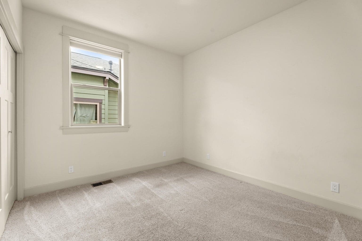 Photo of 63227 Brad Street 27 of 32