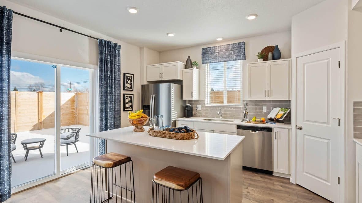 Photo of 61156 Splendor Lane 7 of 33