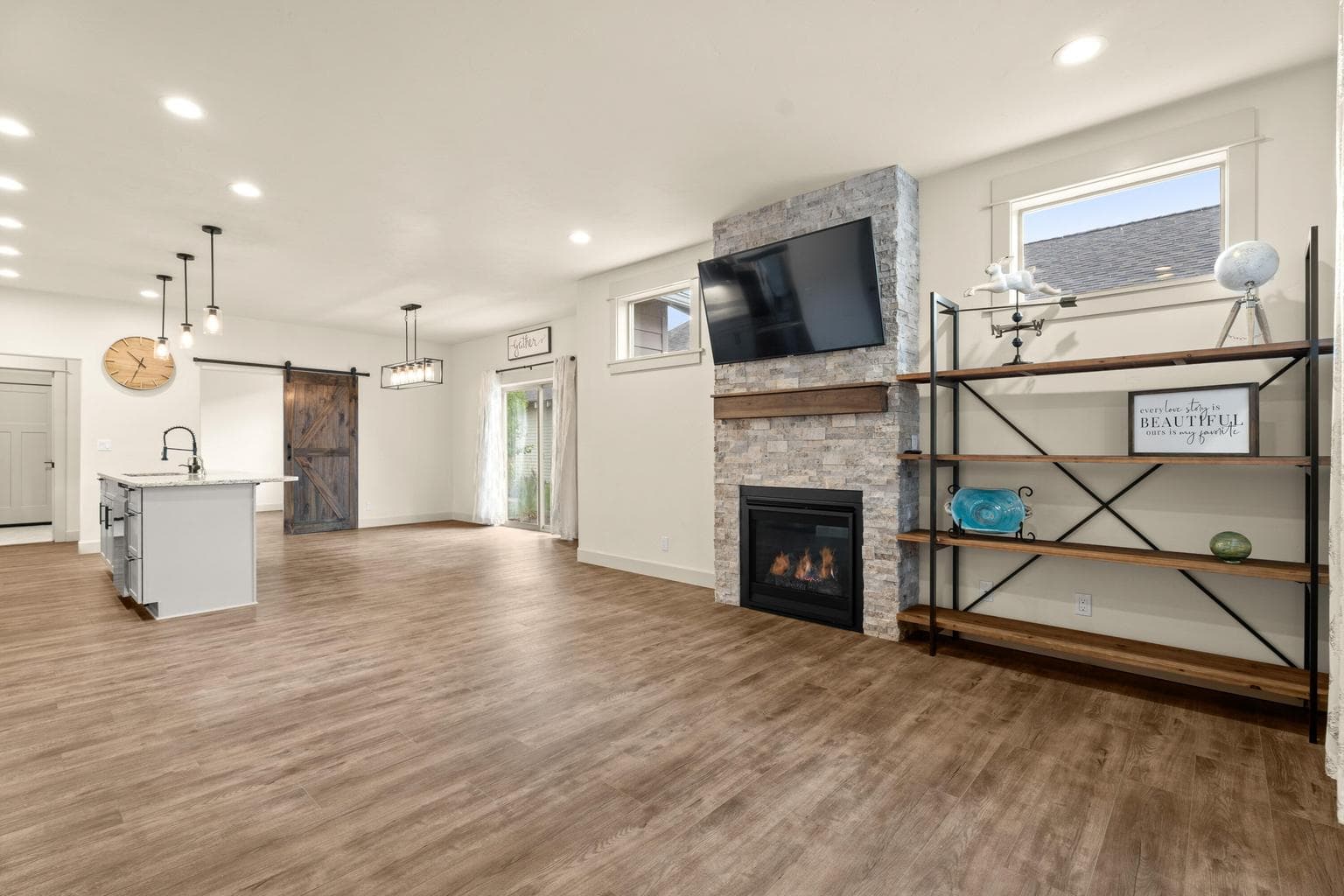Photo of 63227 Brad Street 9 of 32