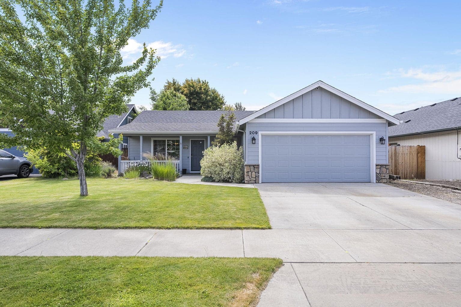 Photo of 209 27th 2 of 22