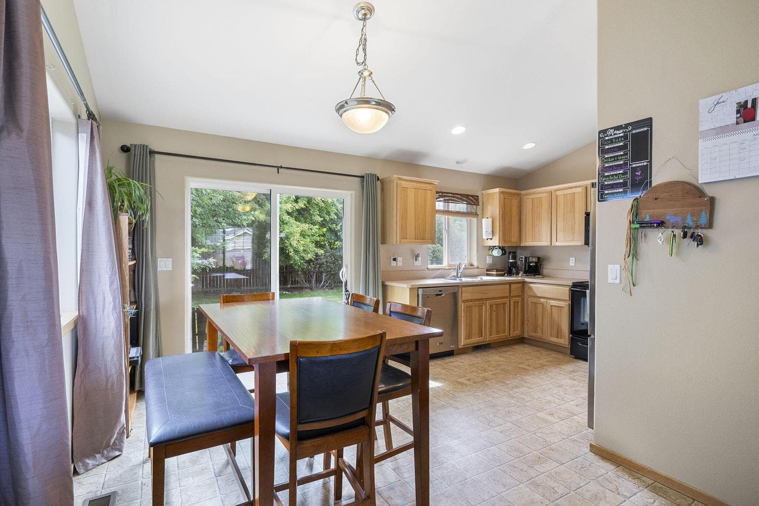 Photo of 209 NW 27th Court 8 of 22