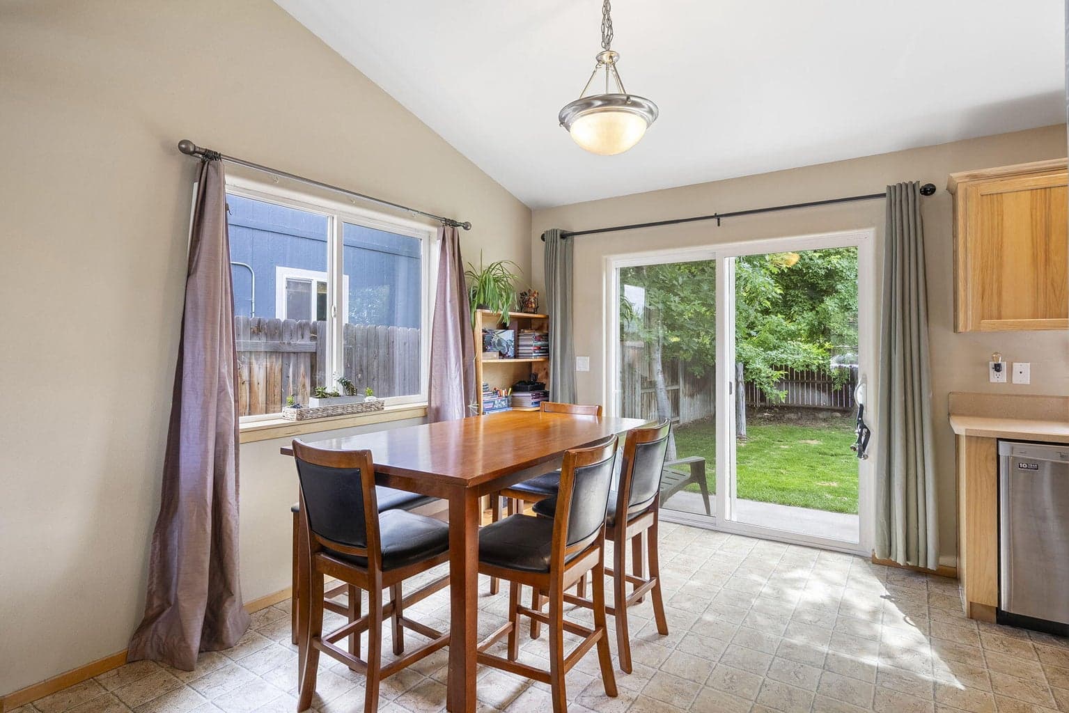 Photo of 209 NW 27th Court 9 of 22