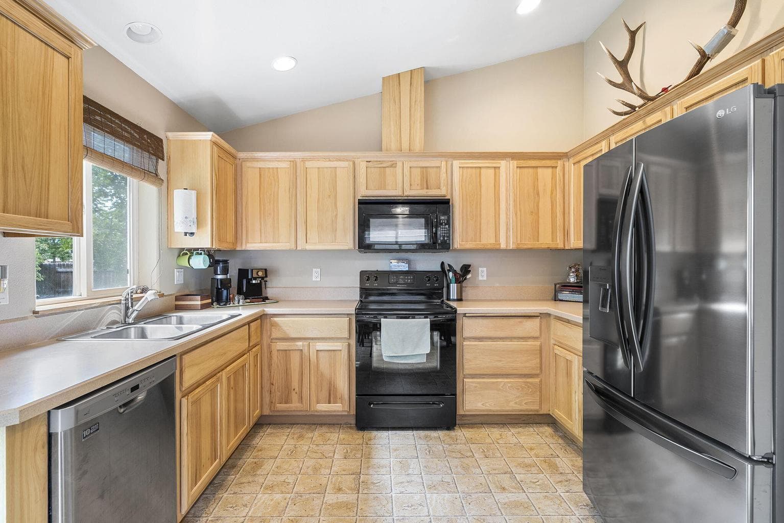 Photo of 209 NW 27th Court 12 of 22
