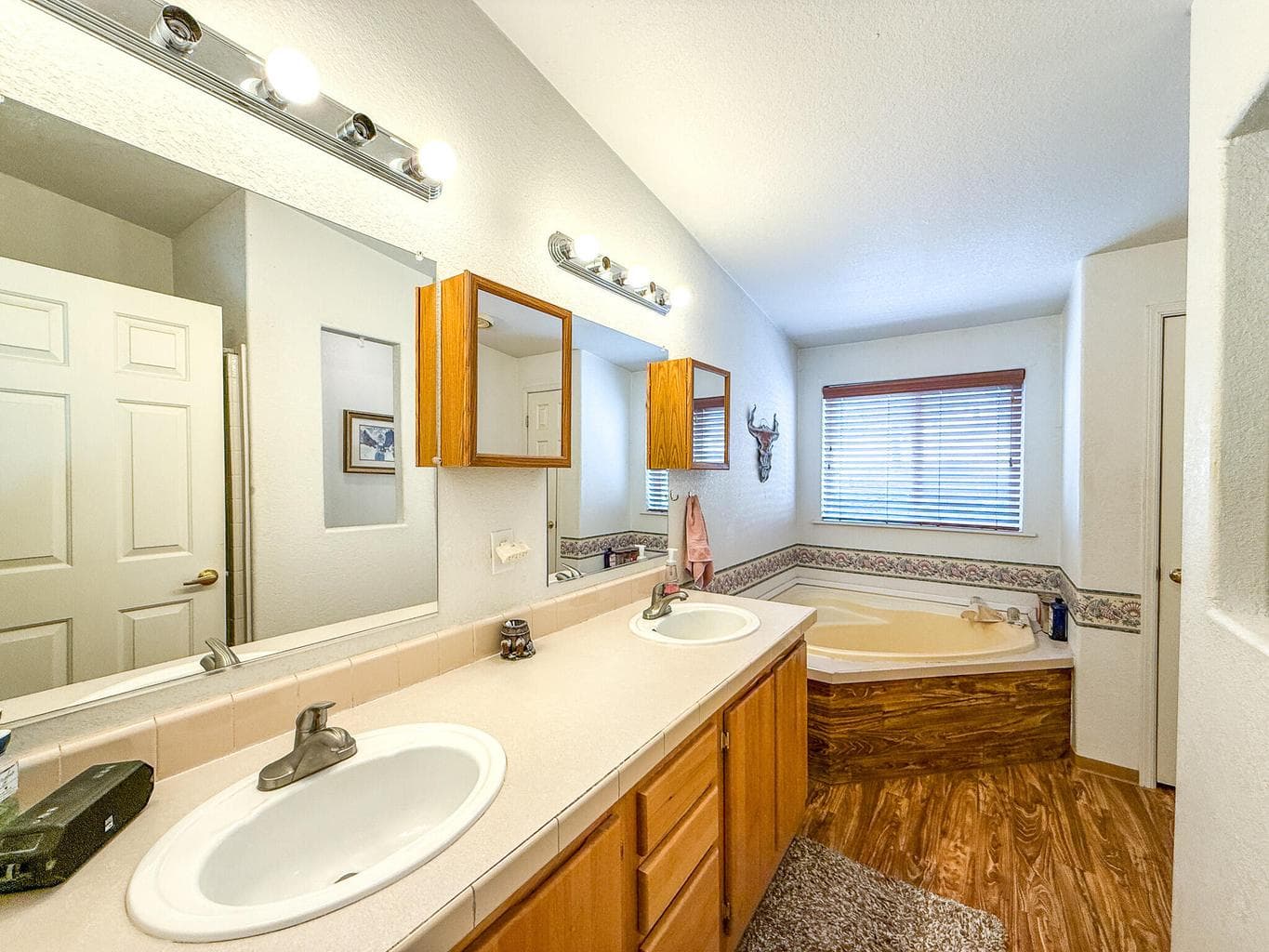 Photo of 2400 SE Morningside Drive 14 of 35