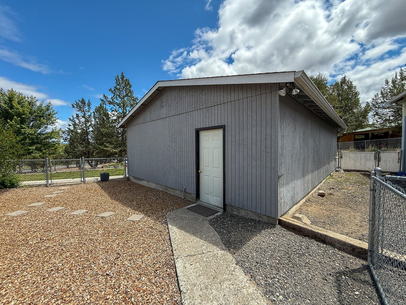 Photo of 2400 SE Morningside Drive 24 of 35