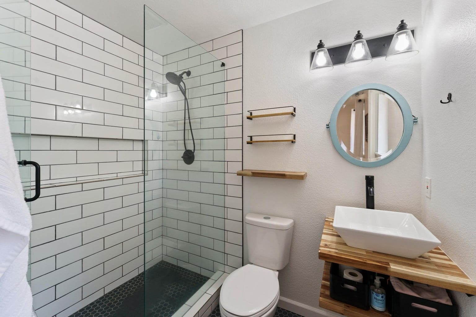 Primary bathroom (main house)