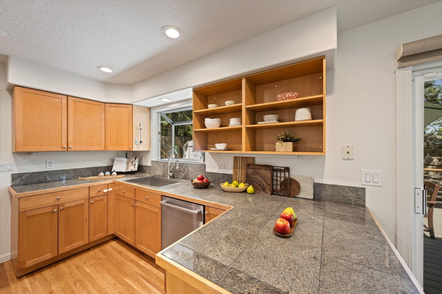 Photo of 2210 NW 6th Street 16 of 35