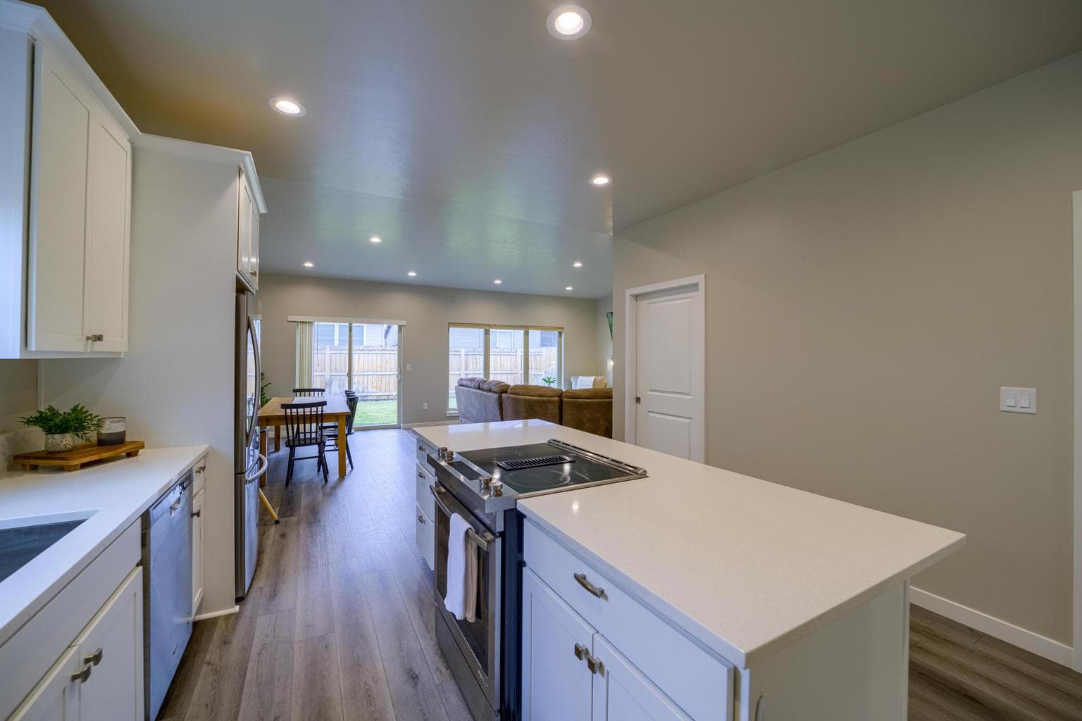 Photo of 3658 SW Badger Avenue 6 of 37