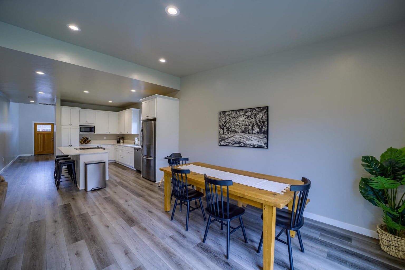 Photo of 3658 SW Badger Avenue 11 of 37