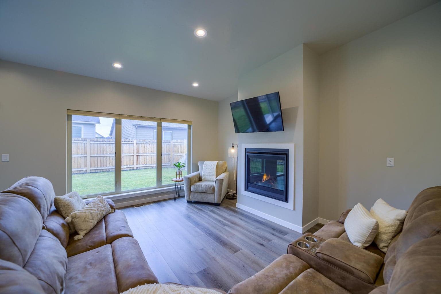Photo of 3658 SW Badger Avenue 13 of 37
