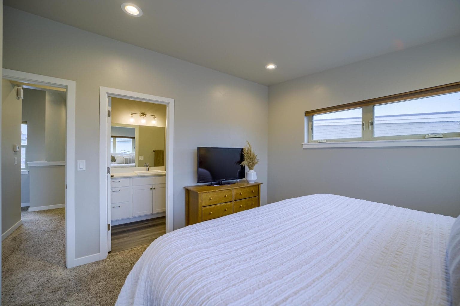 Photo of 3658 SW Badger Avenue 27 of 37