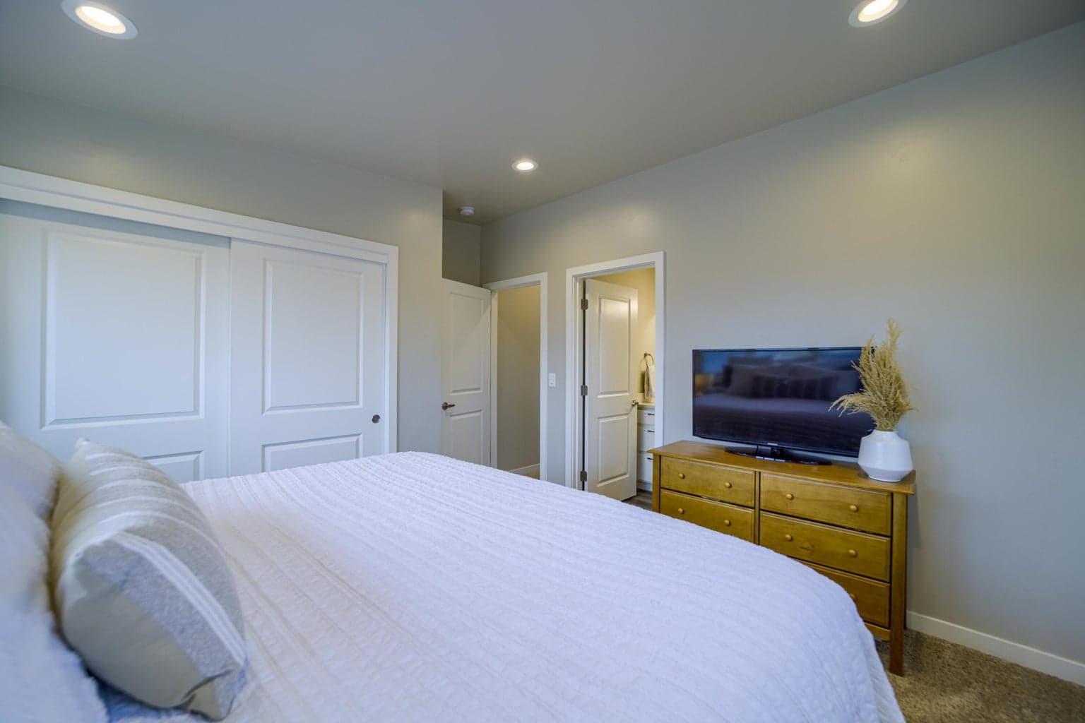 Photo of 3658 SW Badger Avenue 28 of 37