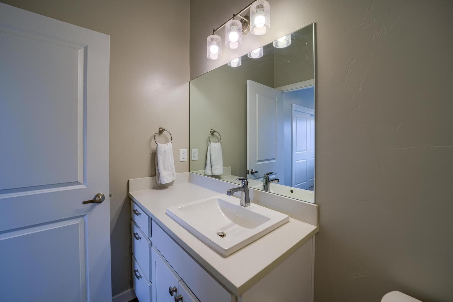 Photo of 3658 SW Badger Avenue 24 of 37