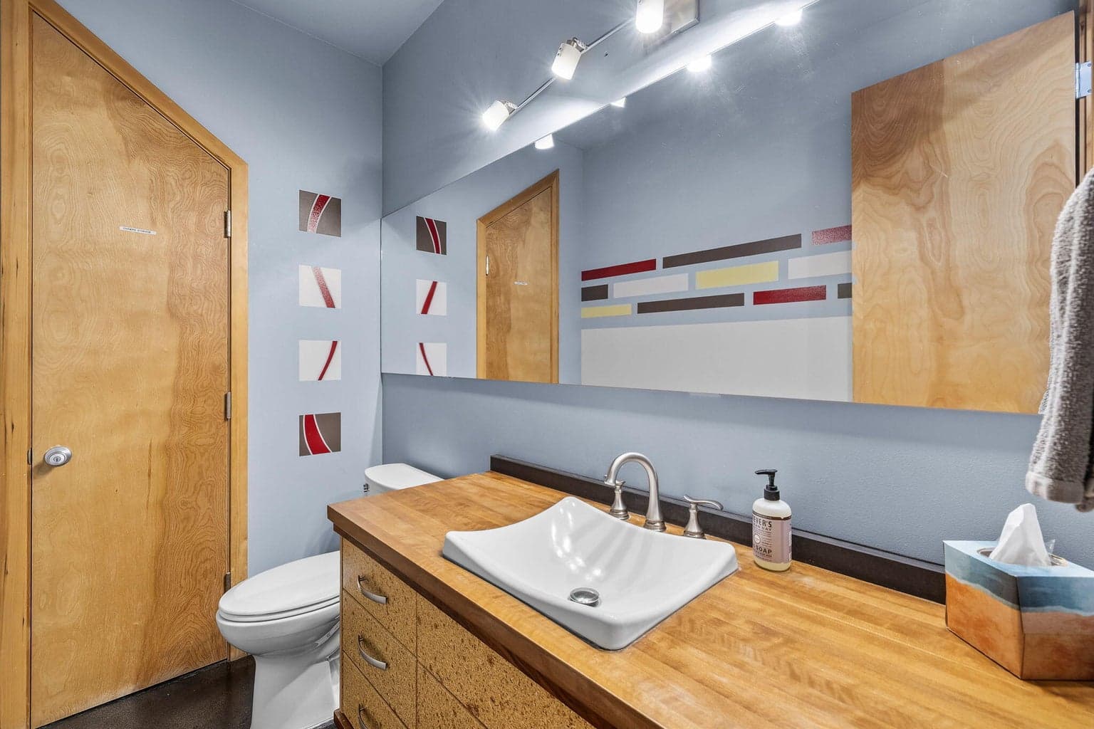 Photo of 1335 NW 12th Street 15 of 53