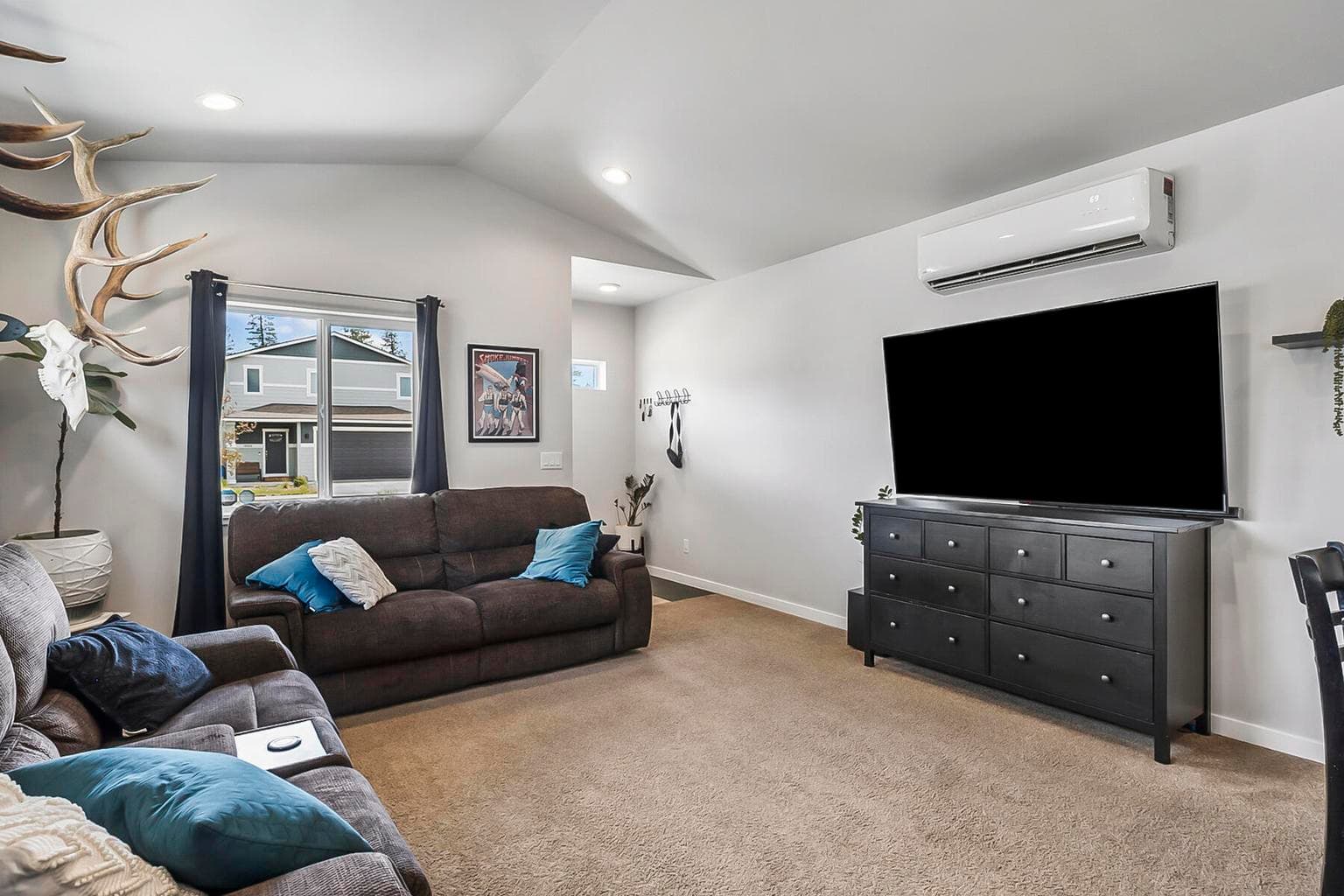 Photo of 16436 Bassett Drive 4 of 26