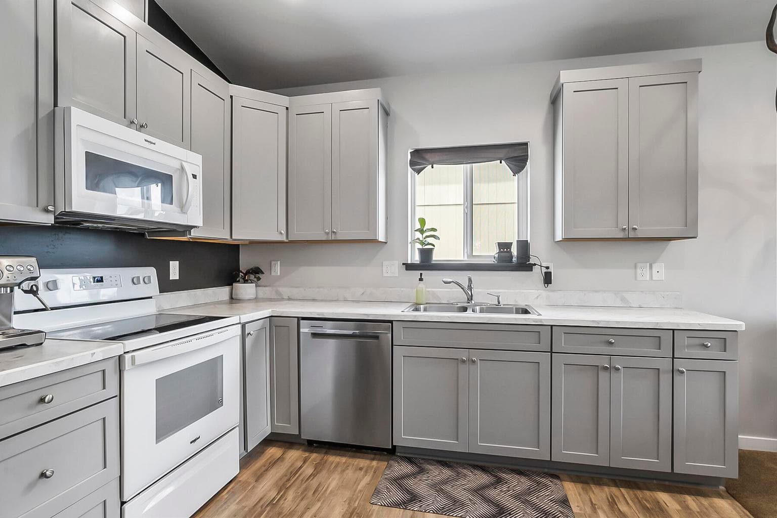 Photo of 16436 Bassett Drive 12 of 26
