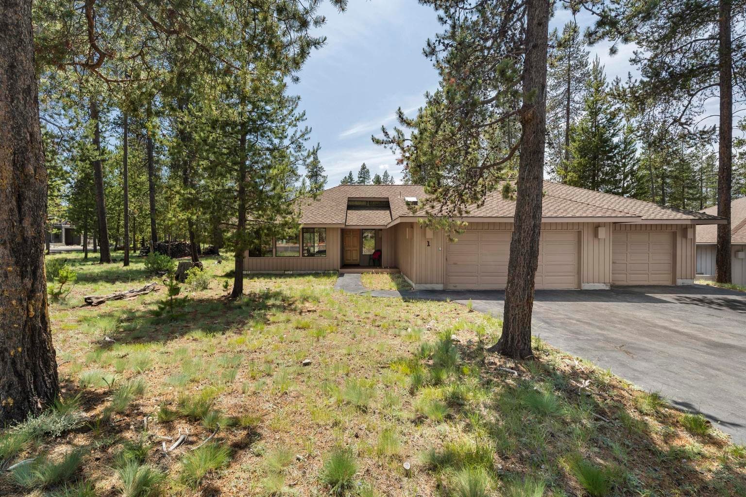 Photo of 57803 Summit Lane 1 of 26