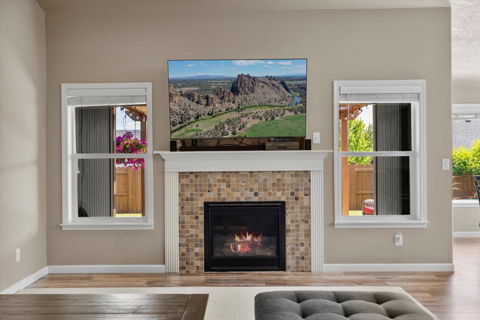 Photo of 768 NE Redwood Court 15 of 52